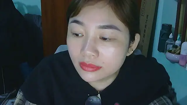 Uhem112 live sex cam