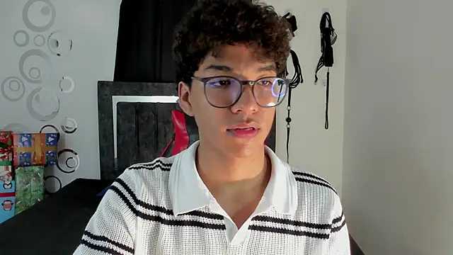 Maximiliano_Khalil live sex cam