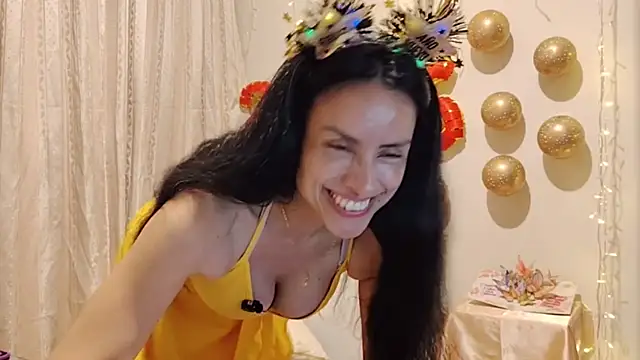 Bella_Exhibition's cam snapshot