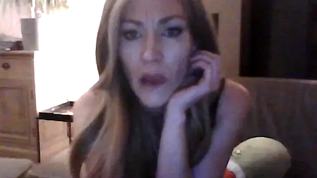 ShyGirlV's cam snapshot