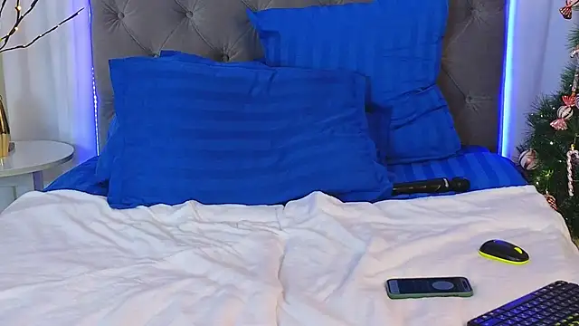 Ariana_Petite live sex cam