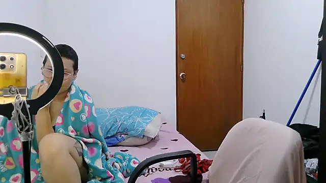 luxandracon23 live sex cam