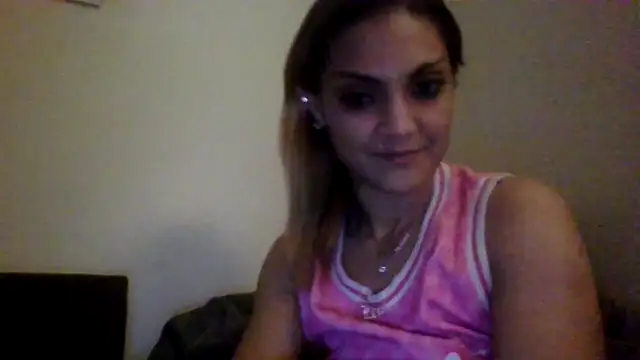 StripKi live sex cam