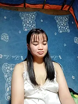 Noelle-e live sex cam