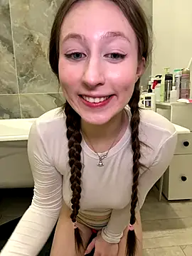 FroggyAnna's cam snapshot