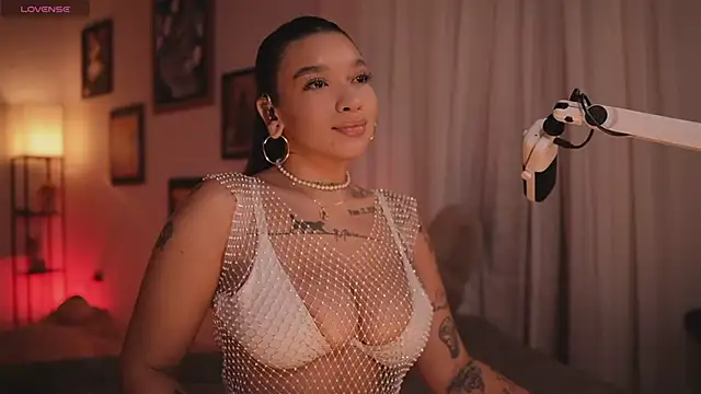 HannahW_'s cam snapshot