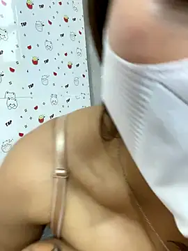 moe-kiss's cam snapshot