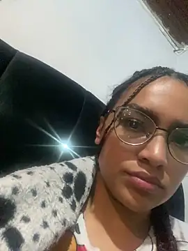 fairylatin222's cam snapshot