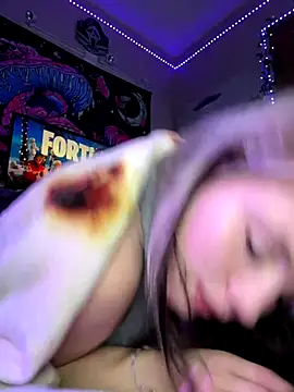 Cutiepiespanks's cam snapshot