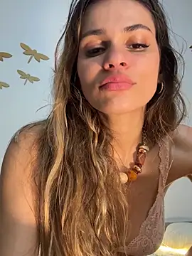 cuteluci_ live sex cam