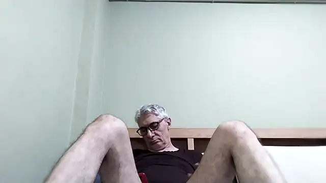 BIGUNCUTHARDCOCK live sex cam