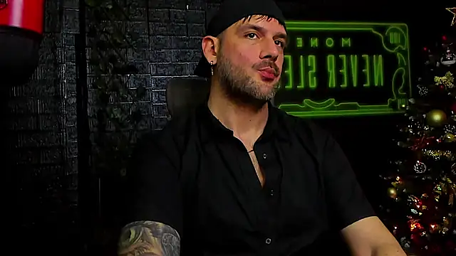 LexHardy's cam snapshot