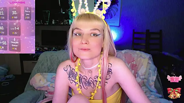 mischellemeow13's cam snapshot