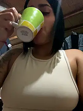 AlannaEvons live sex cam