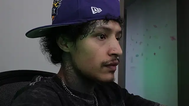 trieone live sex cam