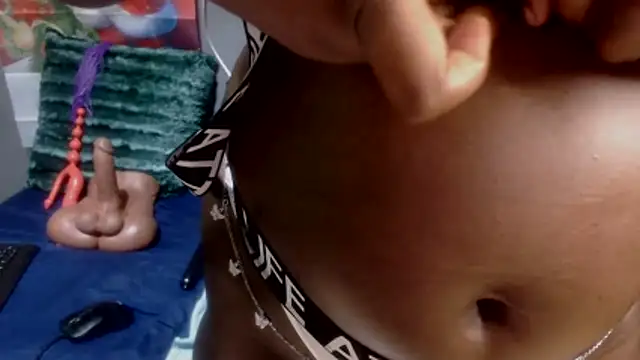 DarkNSpicy4U live sex cam