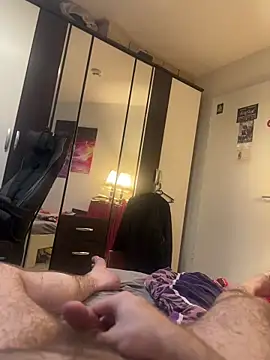 upinsomke1879 live sex cam