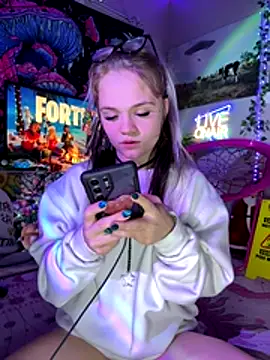 Cutiepiespanks's cam snapshot