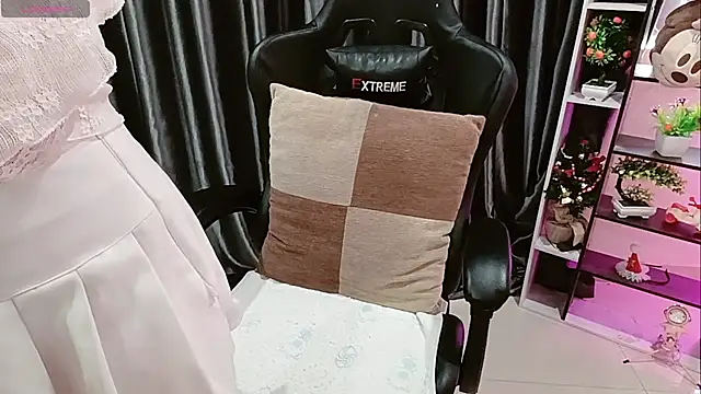 Yuki-yio live sex cam