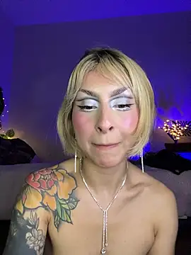 Cinamoonn live sex cam