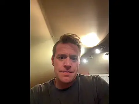 DILFiGuess1 live sex cam