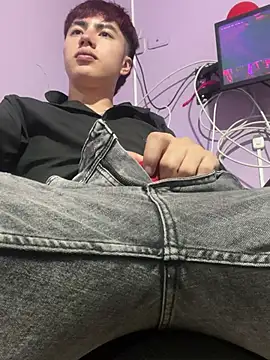 AlexanderCollman live sex cam