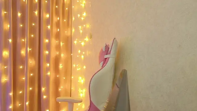 ur_shy_bambi's cam snapshot