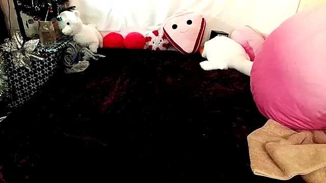 GamerGirlRoxyAndLee's cam snapshot