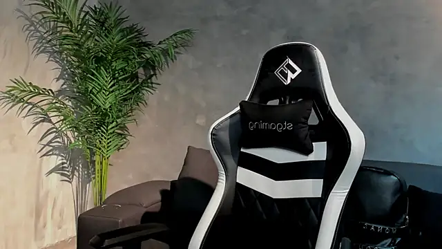 maddox_santana's cam snapshot