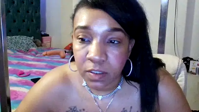 YasmineMinaj's cam snapshot