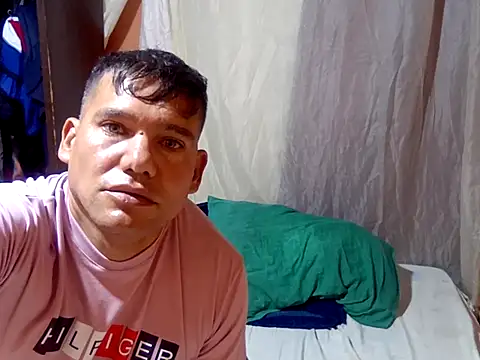 Franklin111230 live sex cam