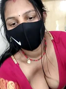 Hotcouplepriya live sex cam
