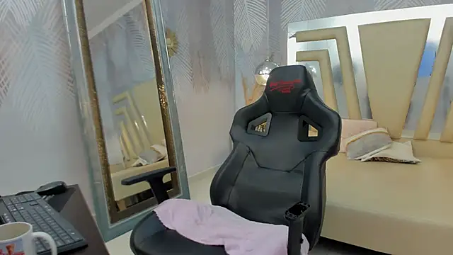 Nataly-Blonde's cam snapshot