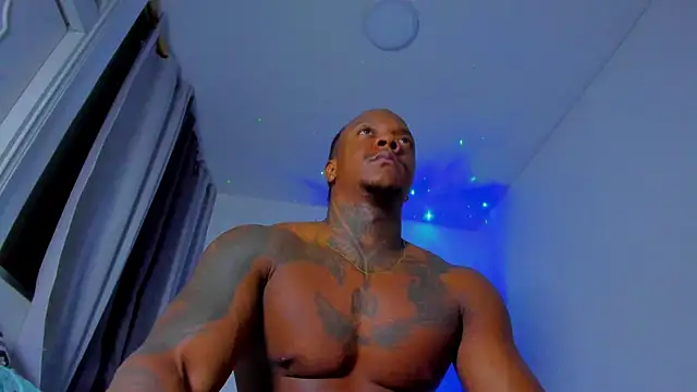 ronnie_7777 live sex cam