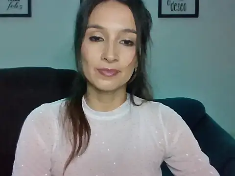 Almaglow_'s cam snapshot