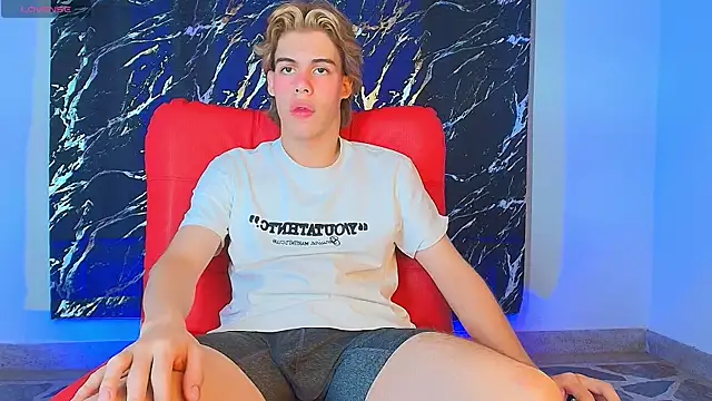 Luciangrey-'s cam snapshot