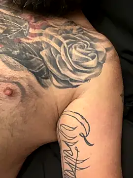 BeardedDaddy_live's cam snapshot