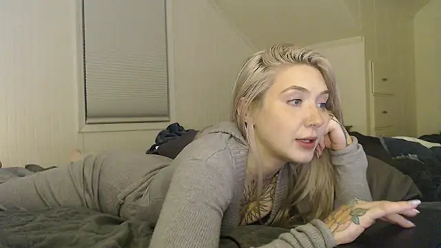 tattoobbgirl's cam snapshot