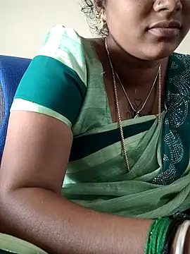 sweetqueen143 live sex cam