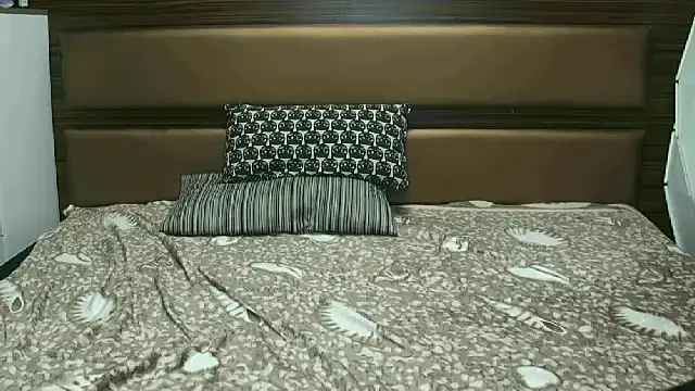 LucyBlondy live sex cam