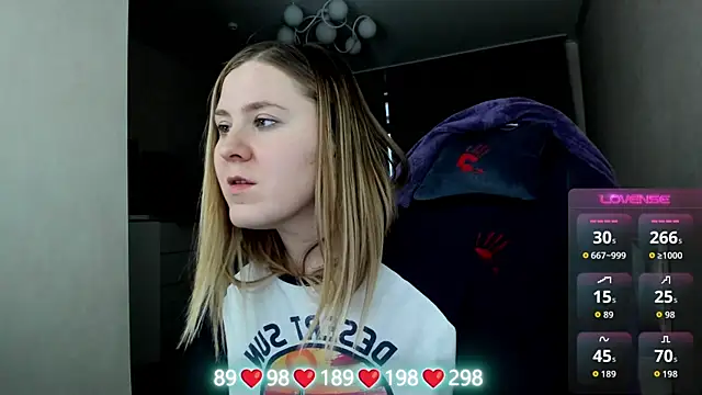 Olivia_Munk's cam snapshot