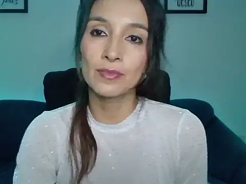 Almaglow_'s cam snapshot