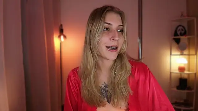 Dakotaa_'s cam snapshot