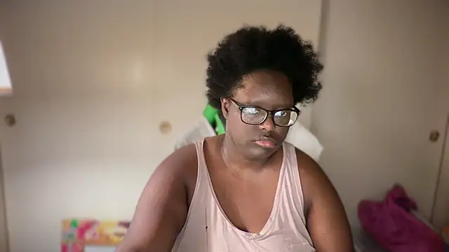 -Yagurlwest live sex cam