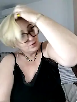 Pumabionda live sex cam