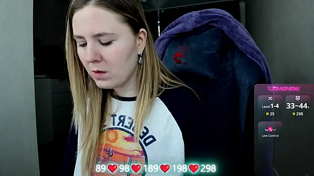 Olivia_Munk's cam snapshot