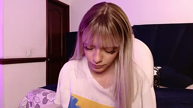 peyton_golden1's cam snapshot