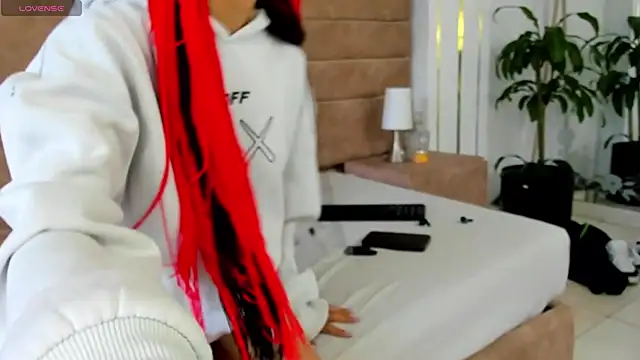 alice_foxred's cam snapshot