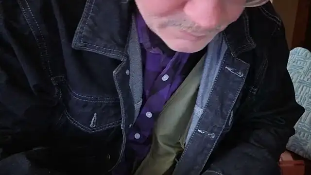 loverboyxxx69's cam snapshot