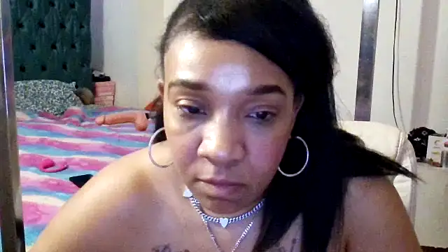 YasmineMinaj's cam snapshot